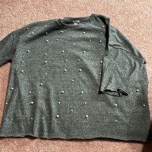 Women’s soft cropped sleeve sweat with pearls